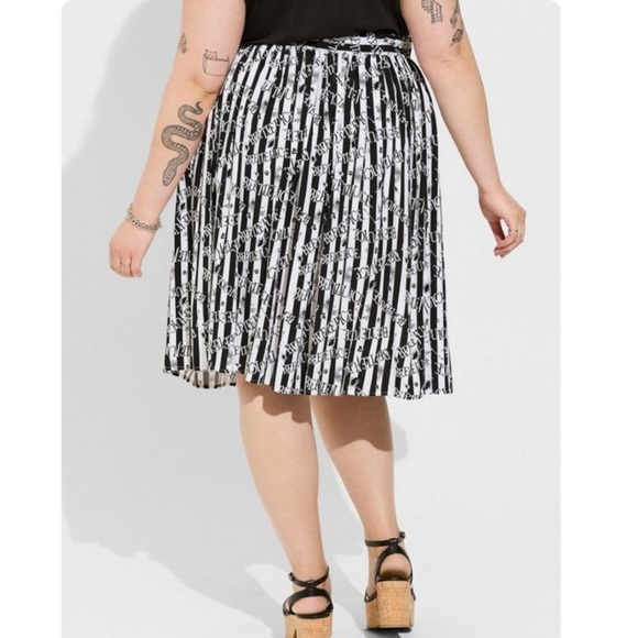 Torrid NWT Warner Bros Beetlejuice Midi Challis Skater Skirt - Picture 5 of 6